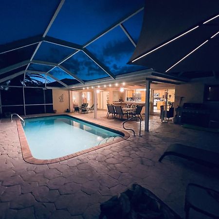 Villa Catalina Isles - Holidays In Paradise Кейп Корал Екстериор снимка