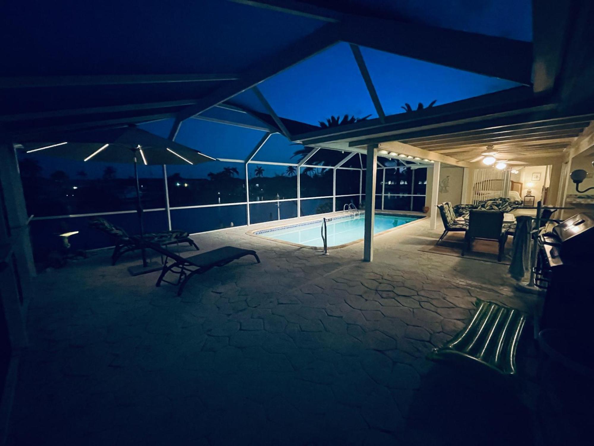 Villa Catalina Isles - Holidays In Paradise Кейп Корал Екстериор снимка