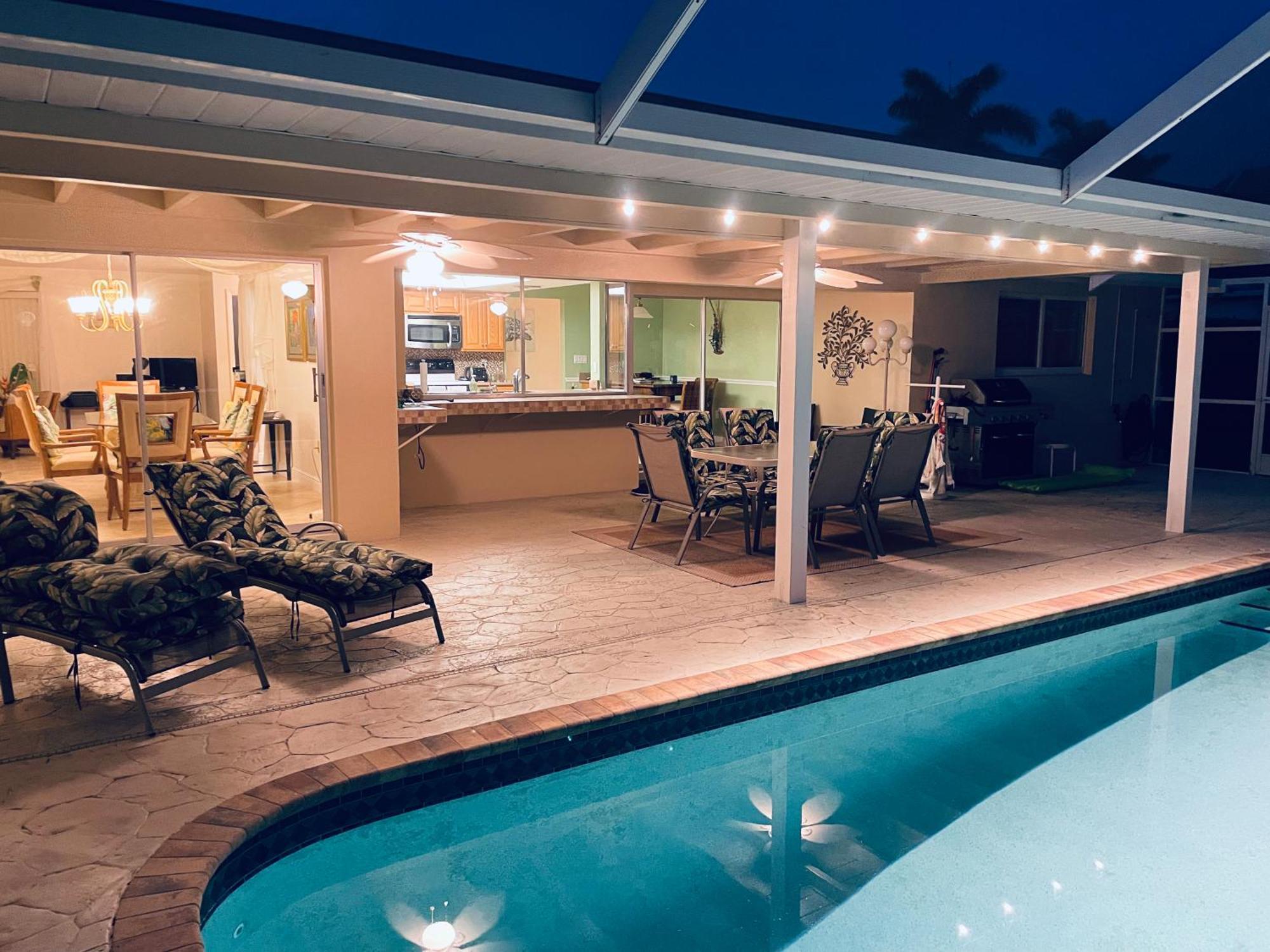 Villa Catalina Isles - Holidays In Paradise Кейп Корал Екстериор снимка